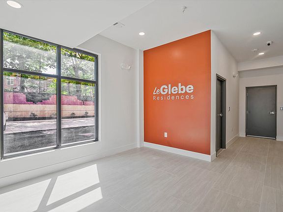 2nd image of 226 W Glebe Rd #301