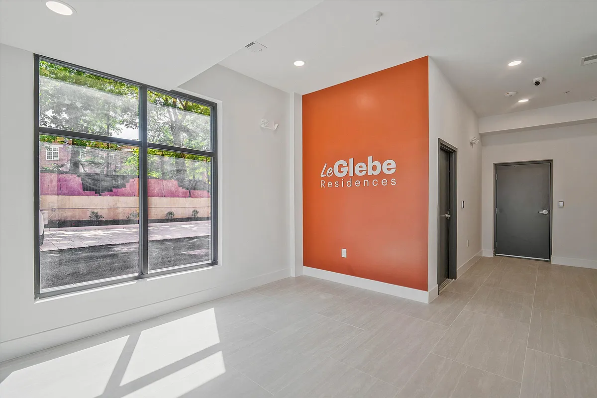 Building Photo - 226 W Glebe Rd #301
