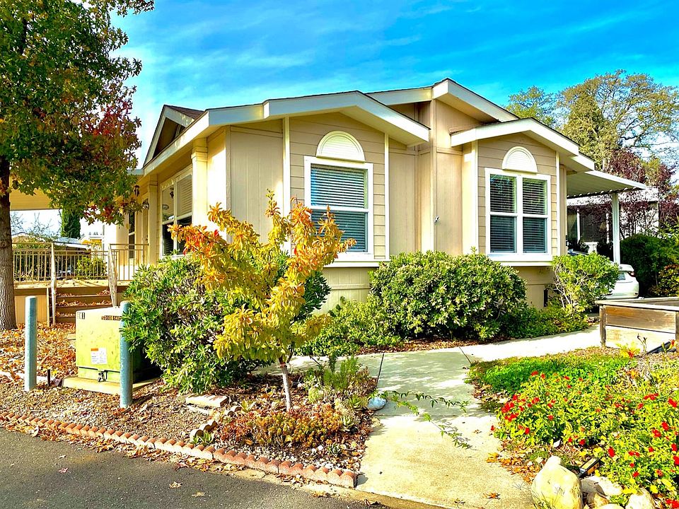 1st image of 14 Shady Oaks Dr