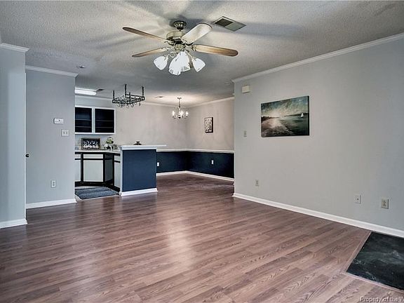 4th image of 101 Windsor Ln