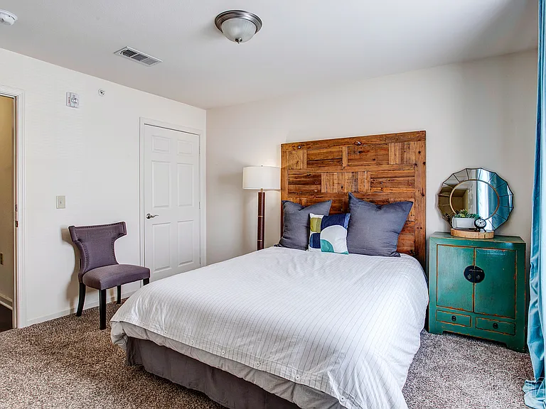 Glenrock Apartments — Photo 48