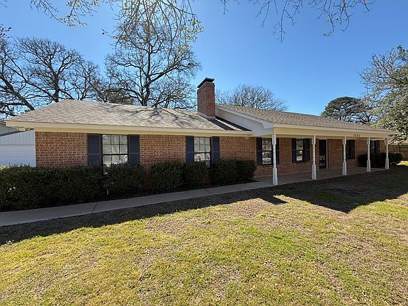 3rd image of 3245 Leaning Oaks