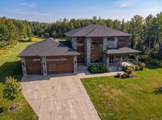 671 Ballycastle Cres, Ottawa, ON K1X 0A3