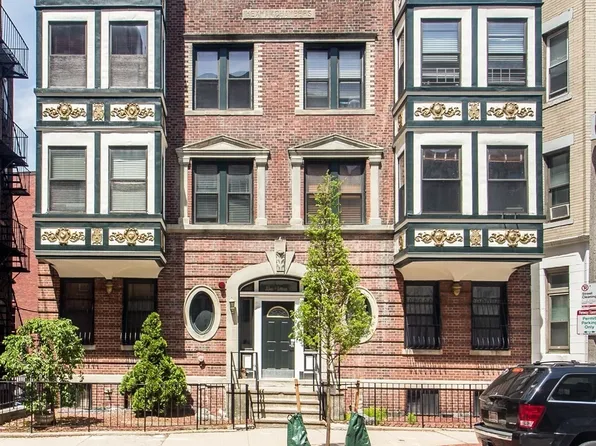 75 Burbank St APT 201, Boston, MA 02115
