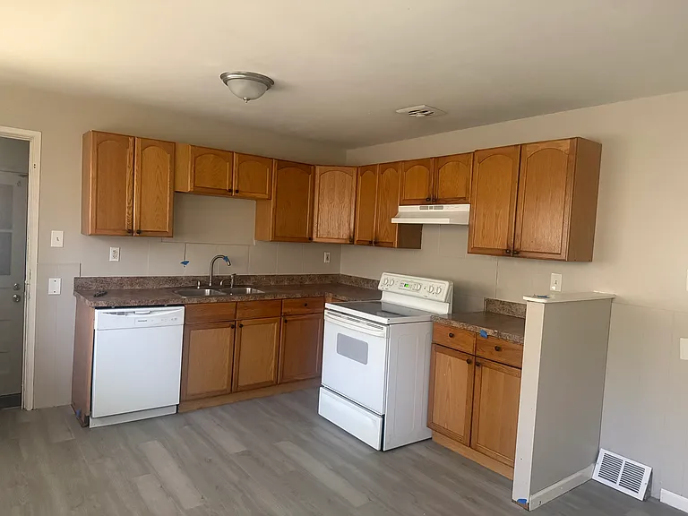 10311 Nashua Dr — Photo 3