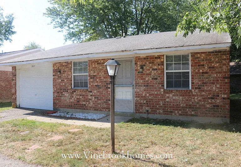7605 Pomeranian Dr — Photo 1