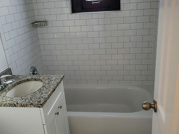 5th image of 4850 37th St APT 6G
