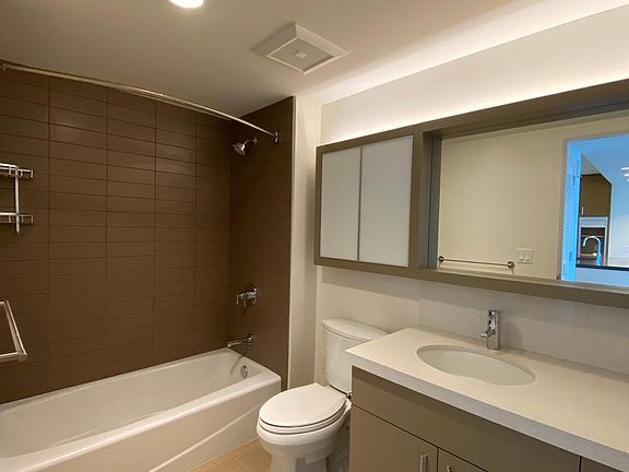3rd image of 600 Ala Moana Blvd #1403