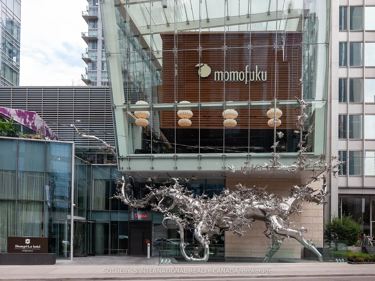 Shangri La Residences — Photo 1