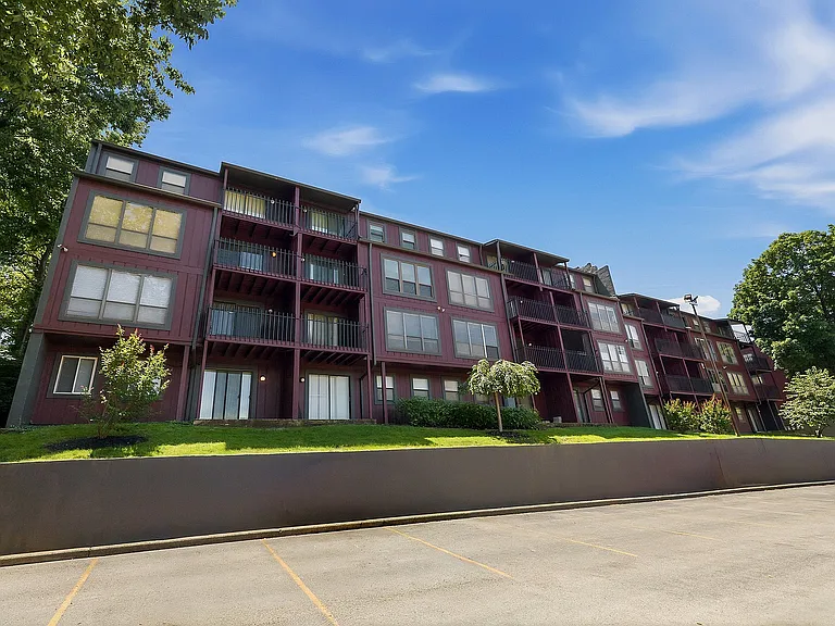 Eagles Eyrie Apartments