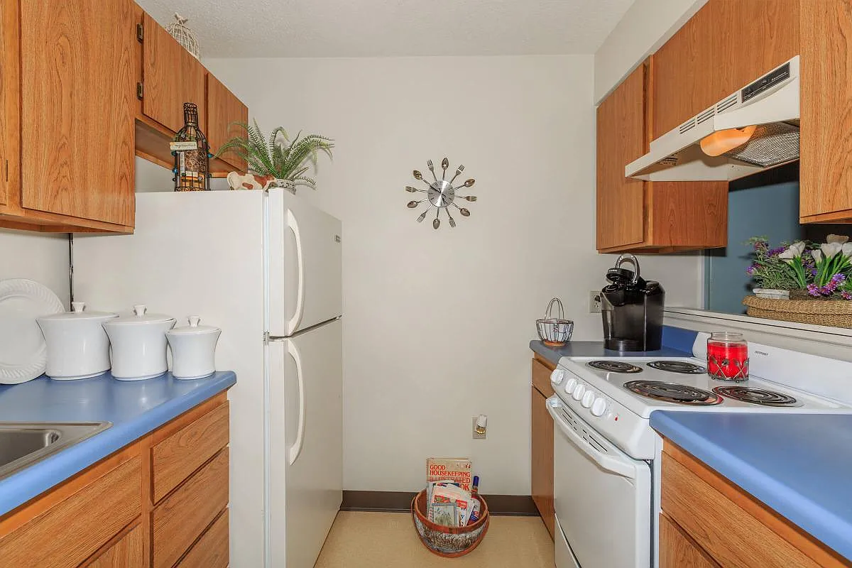 Pinebrook Apartments — Photo 2