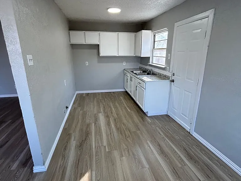 4126 Kernack St — Photo 9