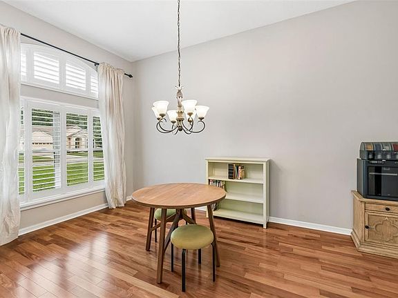 5th image of 10212 Pointview Ct