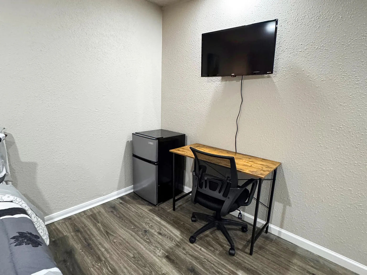 4 bed, 4.0 bath, 3500 sqft, $845 — Photo 2