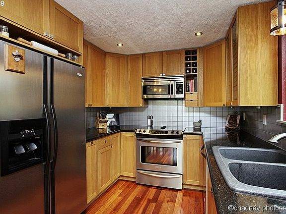 4th image of 4315 SE 10th Dr
