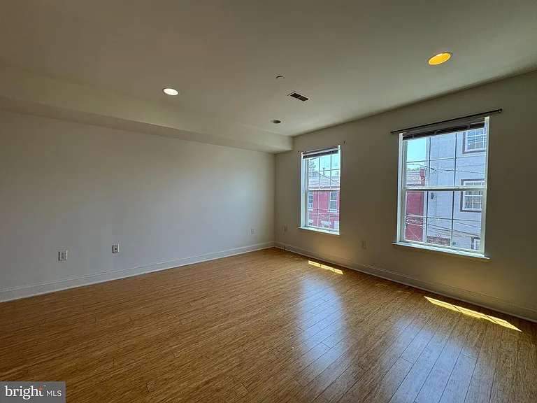 1131 W Nevada St #2 — Photo 3