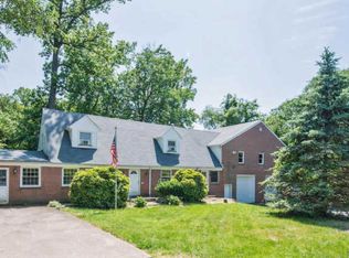 9213 Topaz St, Fairfax, VA 22031