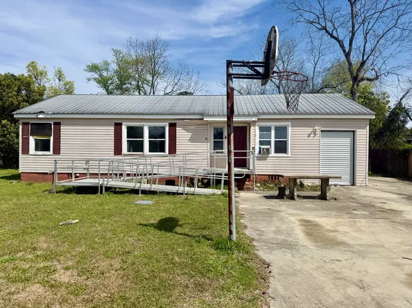 111 S Forrest St, Geneva, AL 36340