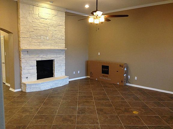 3rd image of 2324 Lakeway Dr