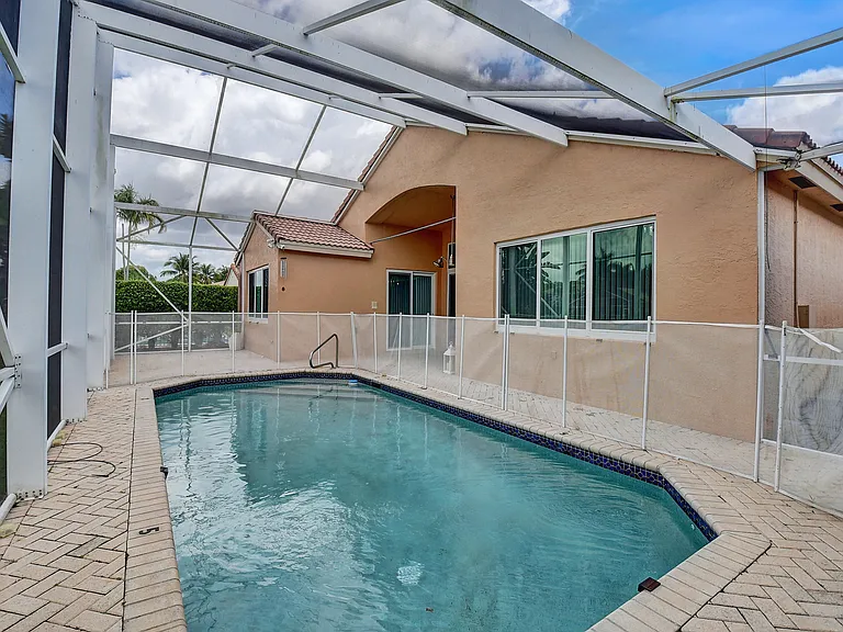 11182 Sea Grass Cir — Photo 22