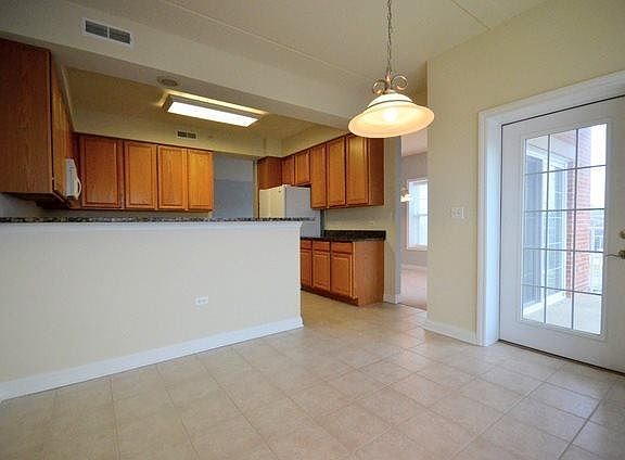 4th image of 101 Pointe Dr Unit 302