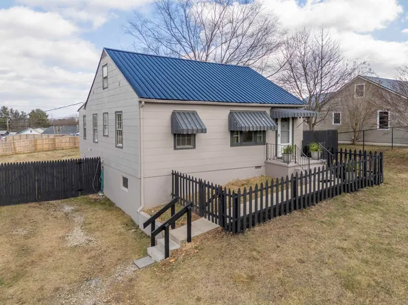 6706 Fairlawn Ave, Radford, VA 24141