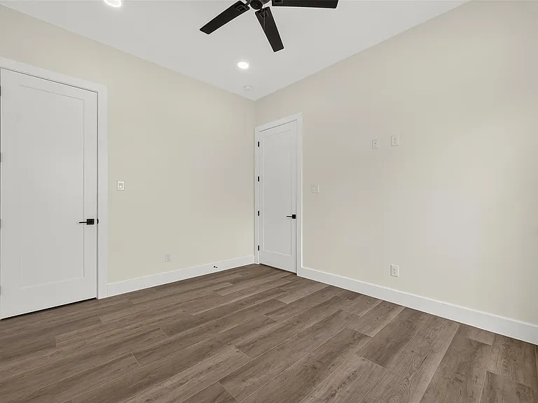 2226 Syrian St — Photo 28