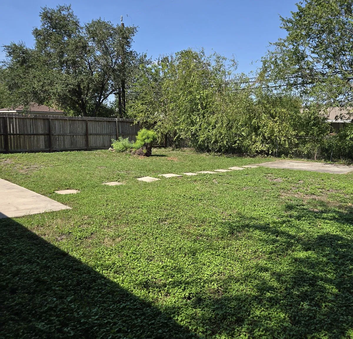 3 bed, 2.0 bath, 1020 sqft, $1,300 — Photo 4