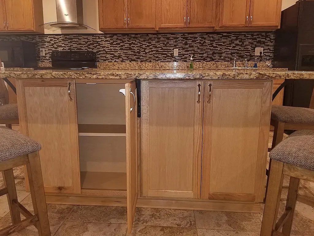 765 Fairfield Dr — Photo 4