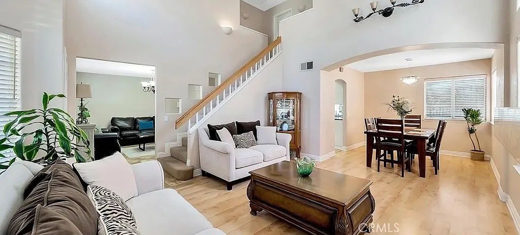 3 bed, 2.5 bath, 1464 sqft, $4,600 — Photo 3