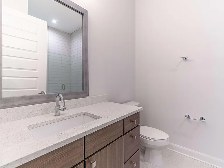 Quinn Apartments — Photo 23