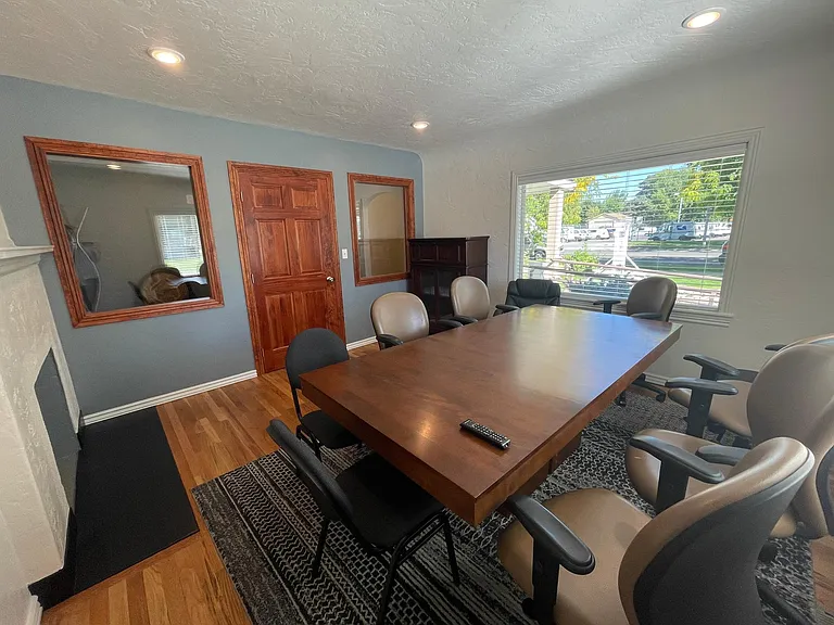 1225 N Main St — Photo 1