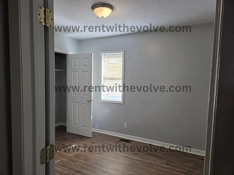 1708 W 11th St — Photo 10