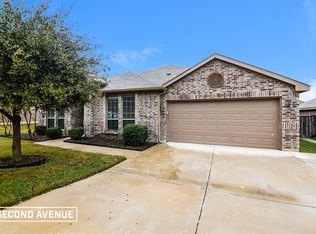 509 J R Stoff Dr, Azle, TX 76020