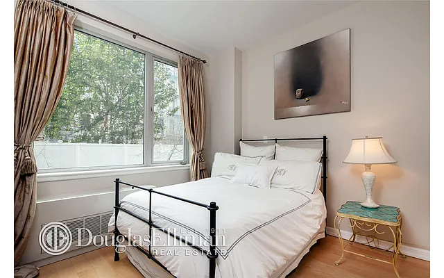 Sold by Douglas Elliman | media 10