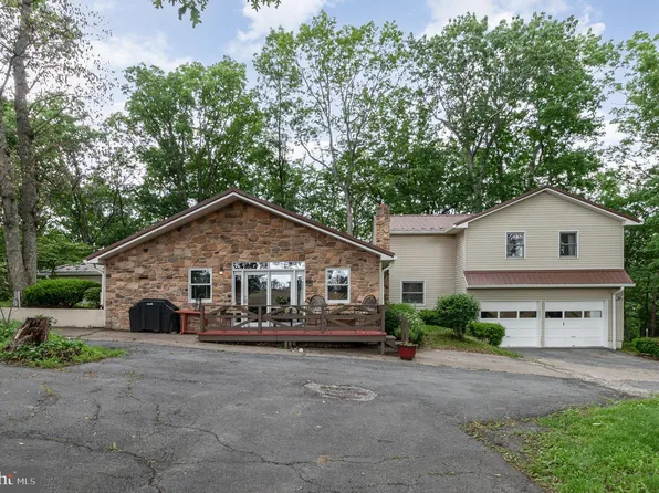 7653 Moyer Rd, Harrisburg, PA 17112