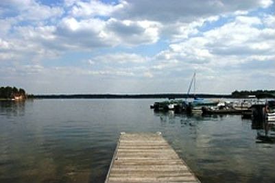 Including 1000 Acre Lake Auman