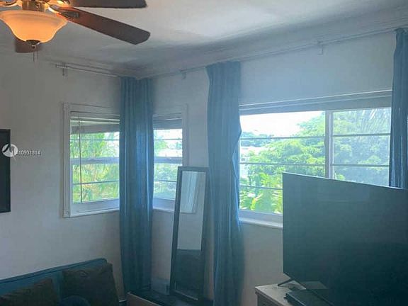 4th image of 900 Euclid Ave APT 17