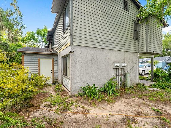 5th image of 803 SW 2ND TERRACE