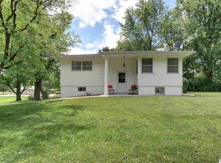 107 W Seymour St, Payson, IL 62360