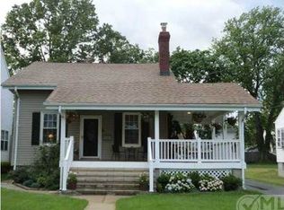 5 Saint George Pl, Keyport, NJ 07735