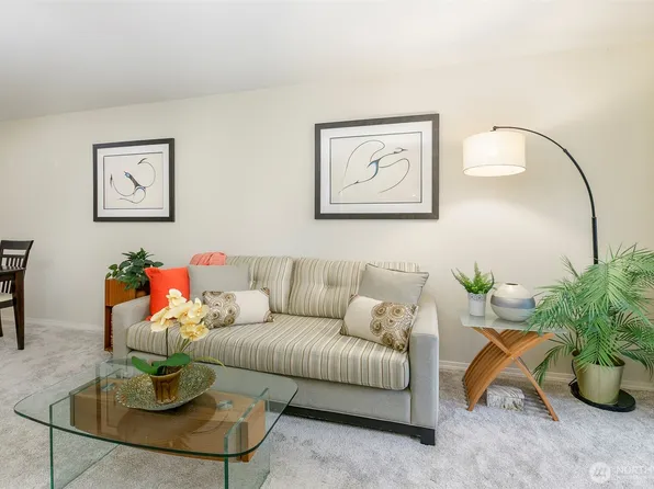 710 N 160th St B204, Shoreline, WA 98133