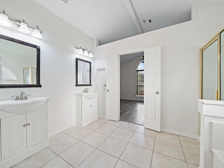 1414 Dudley Dr — Photo 13