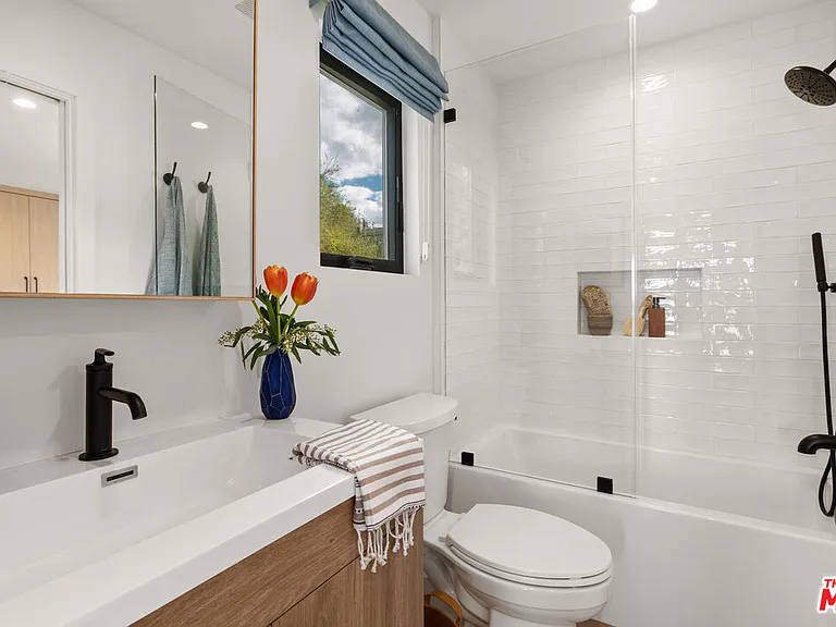 1310 N Avenue 56 #1/2 — Photo 8