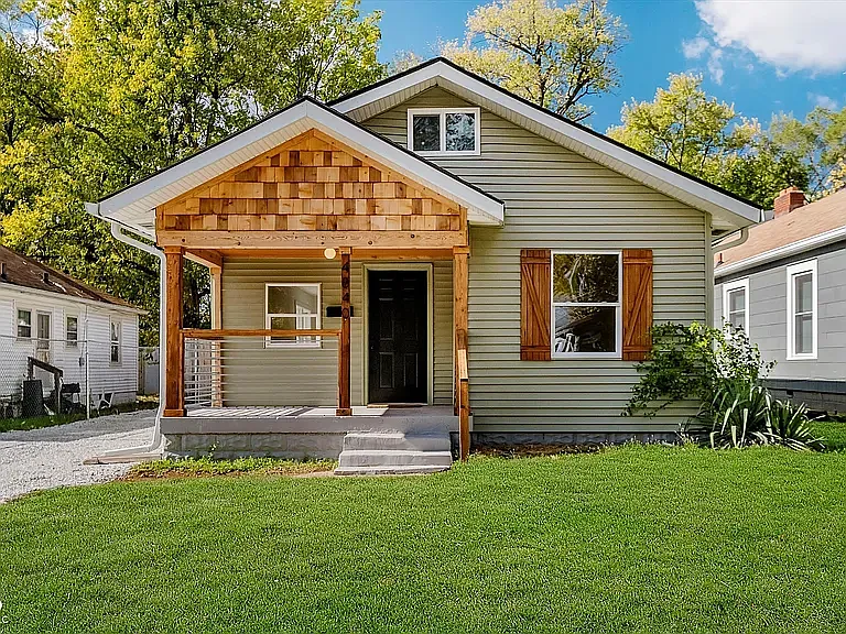 4840 Hillside Ave — Photo 1