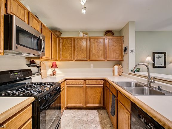 3rd image of 2643 S Durango Dr APT 201