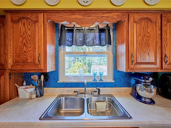 5th image of 331 Winfield Rd