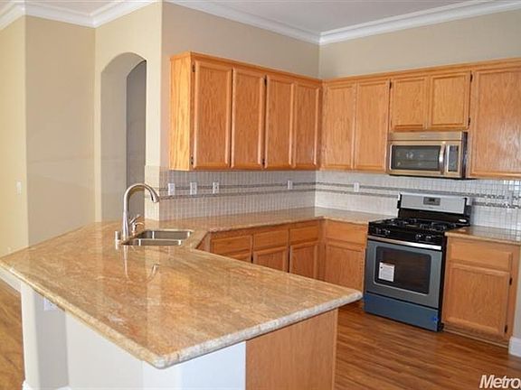 5th image of 30 Jarvis Cir