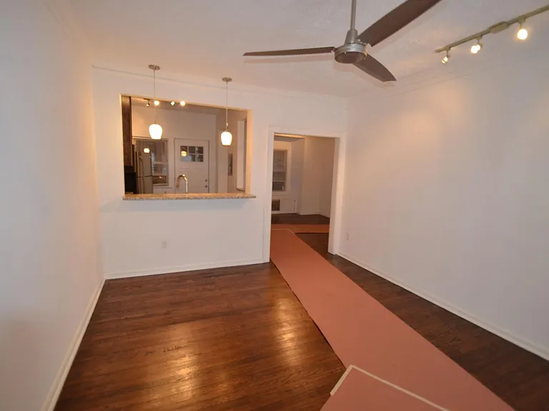 Riverview Red Door Living — Photo 7