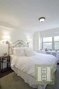 5th image of 315 E 69th Street 3j #3J